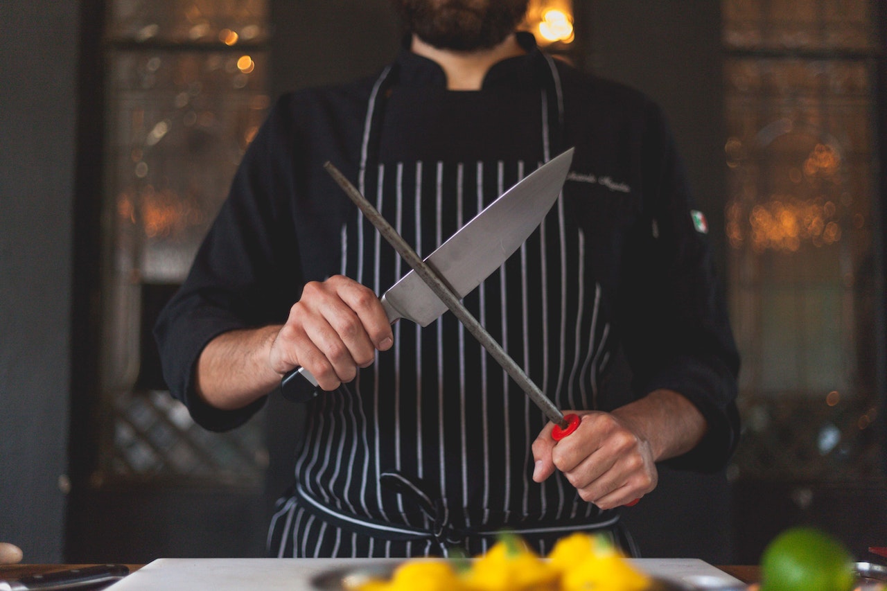 sharpening knives